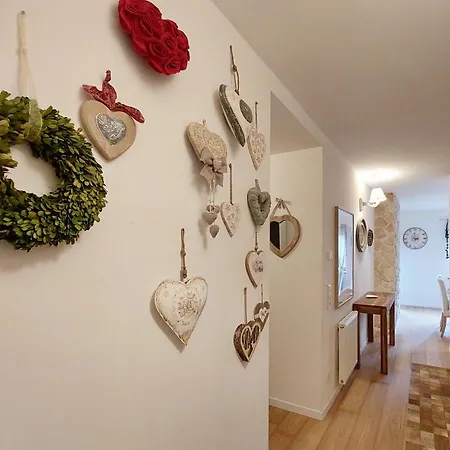 Rosie Design - Charming Near Slopes