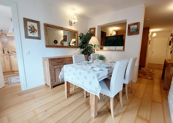 Rosie Design - Charming Near Slopes *