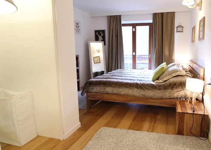 Rosie Design - Charming Near Slopes